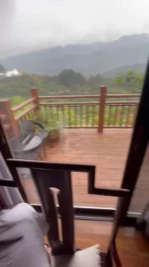 民宿后入骚妻