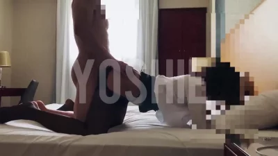 免费的逼就该被无套